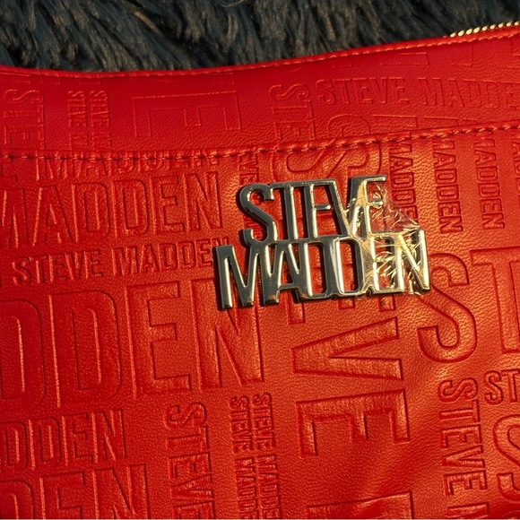 Steve Madden Vibrant Red Shoulder Bag with Silver Accents - Picture 4 of 12